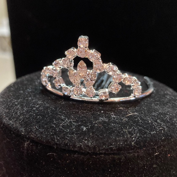COPY - Baby or Dog Mini Tiara.  Very tiny - Picture 1 of 4